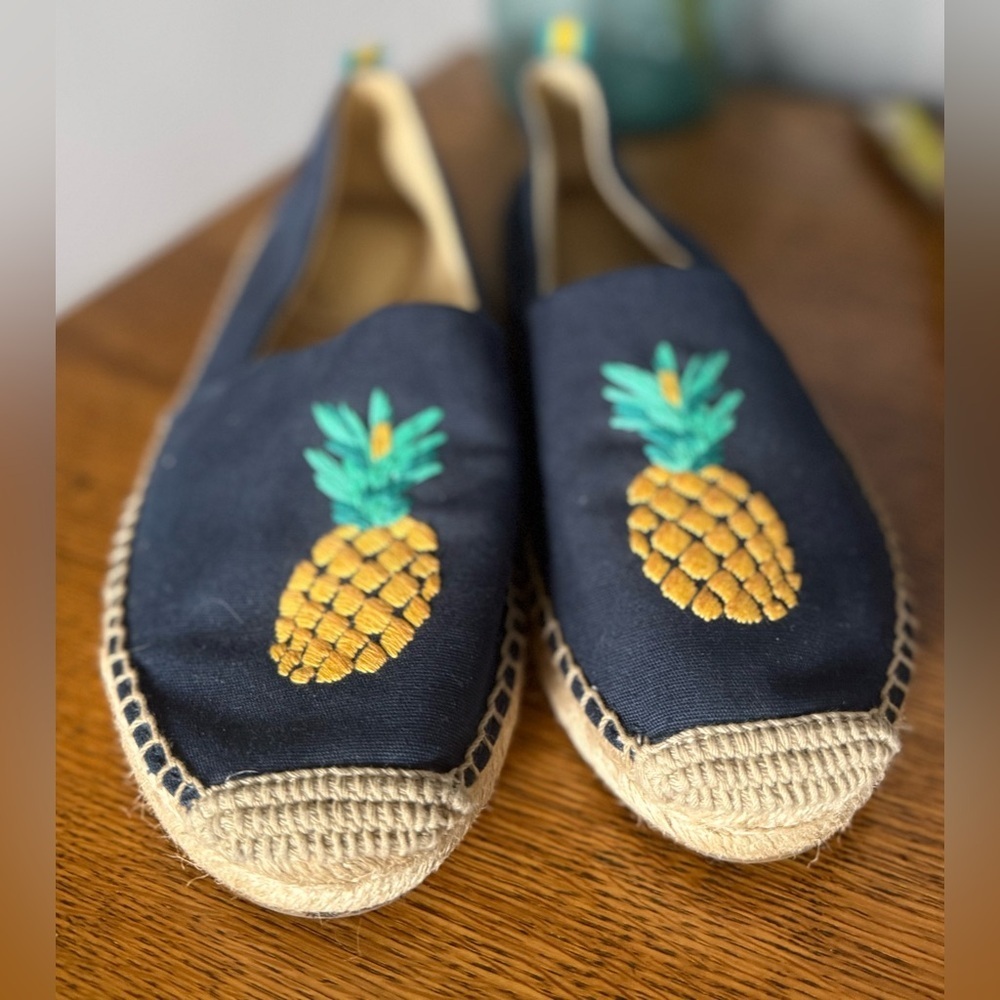 Vera Bradley Pineapple Espadrilles Navy Embroidered Slip On Flats Size 10 - Picture 1 of 6